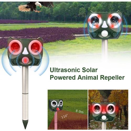 Outdoor Solar Ultrasonic Animal Repeller Solar Animal Repellent with Flashing Light Waterproof Farm Yard Garden Repeller Tool