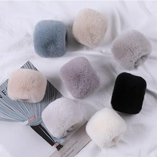 2020 Korean Janpan New Womens Real Rex Rabbit Fur Hand Ring Wrist Warmer Fur Bracelet Cuffs Genuine Fur Cuff Soft Warm Fashion