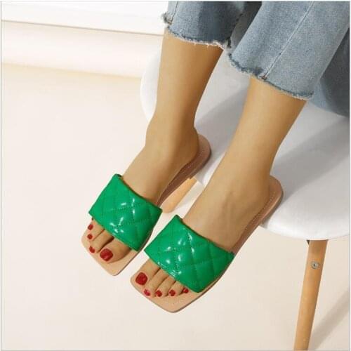 Outer wear womens shoes 2021 summer new brand all-match flat-bottom non-slip flip-flop womens slippers
