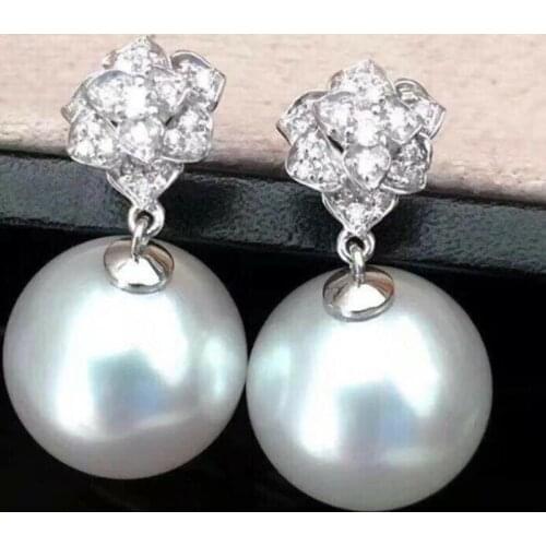 Gorgeous 10-11mm south sea white pearl earring