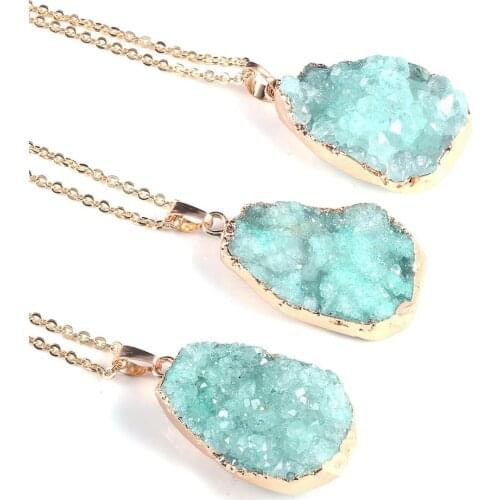 2020 New Hot Natural Chakra Stone Pendant Necklace Irregular Crystal Quartz Pendant Women Necklace Alloy Chain Jewelry Gift Box