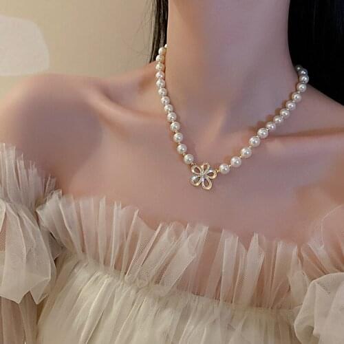 Korean Fashion White Imitation Pearl Choker Necklace for Women Elegant Temperament Zircon Flower Pendant Necklace Female Jewelry