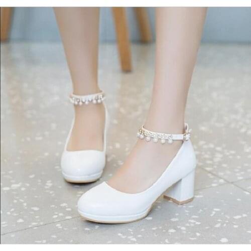 Womens leather shoes with pearls high heels Round head patent leather sandals sexy high heels female summer shoes Female sandal