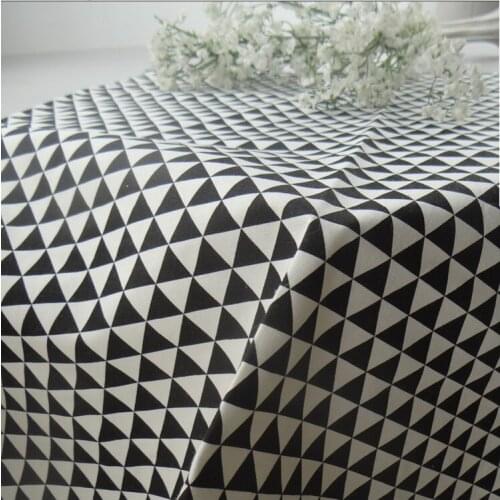 JUNWELL Linen Tablecloths On The Table