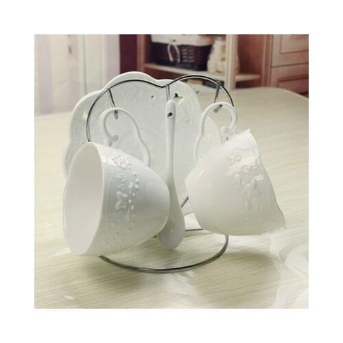 Dropshipping Embossed Bone China Coffee Cup 2pcs Set Tea Cup White Ceramic Mug With Saucer And Shelf Holiday Christmas Gifts