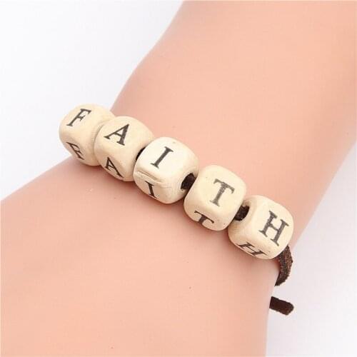 Engrave Letter Wood Cube Bangles for Women Fashion Family Dream Believe Words Charm Initial Letter Bracelets Jewelry Wholesale