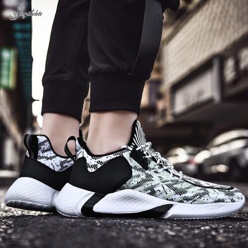 New Fashion Luminous Running Shoes For Men Breathable Wear-resistant Hot 2020 Fitness Trainer Sport Shoes Male Sneakers 9088 5Z