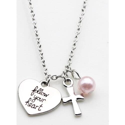 Fashion personality jewelry Follow your heart across pearl pendant necklace for Women N248