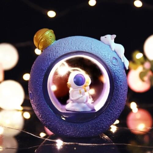 Astronaut Mirror Star Light Bedroom Figurines Creative Small Table Lamp Children Decoration Room Decoration Student Crafts Gift