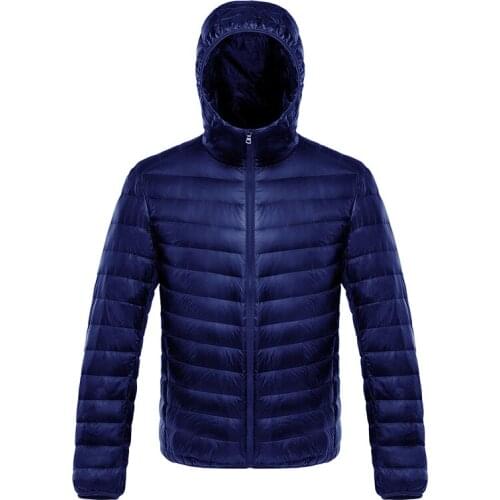 2021 Fashion men outdoors casual hooded puffer jacket ultra light essential puffer coat packable plus size mens down jacket