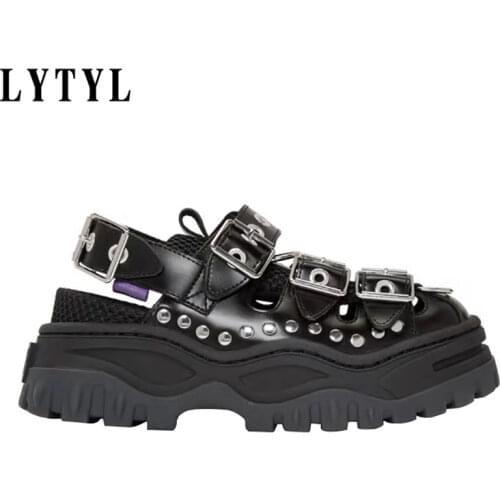 2020 Summer Womens Sandals Platform Womens Shoes ins Hot Sponge Cake Old Shoes Rivets Baotou Trekking Shoes Flats AS-63