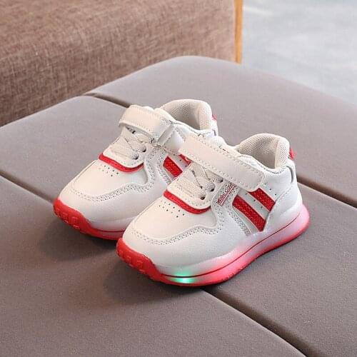 Childrens LED luminous shoes boys luminous sports shoes autumn tennis breathable sports running childrens shoes boys