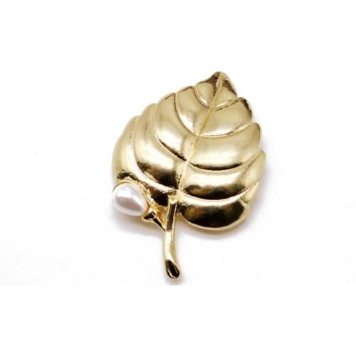 New Design Leaf Alloy Elegant Pearl Charm Brooches Metal Pins Jewelry Plant Accessories