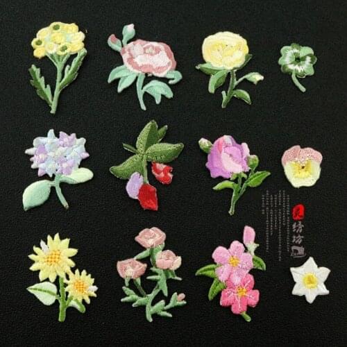 20pcs/lot Small Embroidery Patch Diy Plant Flower Shirt Clothing Decoration Rose Daisy Sunflower Clover Gift Heat Transfer