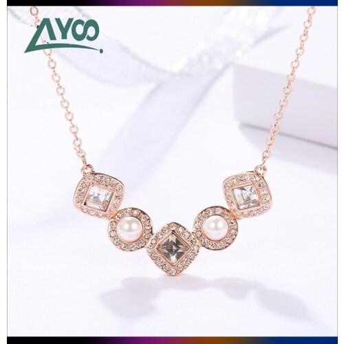 SWA Fashion Jewelry High Quality Charming Romantic V Shape Round Pearl Necklace Female Crystal Female Clavicle Chain Necklace