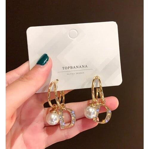 Korean Fashion Simulated Pearl Hoop Earrings for Women Jewelry 2020 New Design Letter D Crystal Elegant Earrings Accessories