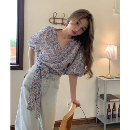 French Design Sense Lace Waist Puff Sleeve Floral Shirt Women Summer Retro Irregular V-neck Blouse Women Shirts
