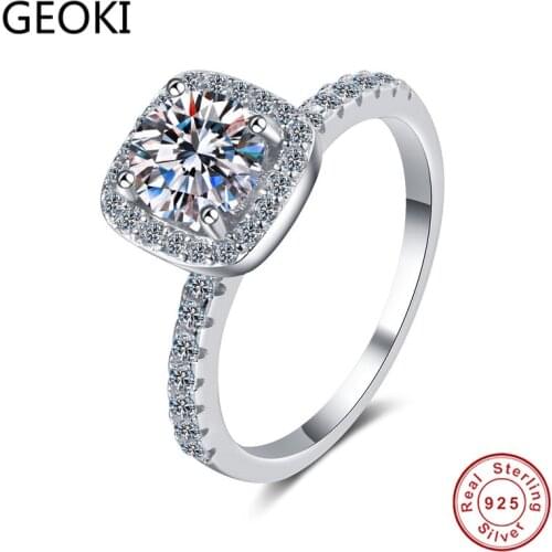 Geoki Passed Diamond Test 0.5-2 CT Perfect Cut Moissanite Party Ring 925 Sterling Silver Classic Square Rings Luxury Jewelry