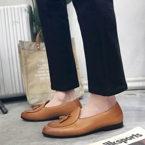 Men Loafers Shoes Man slip on Fashion Comfy Drive Moccasins Footwear Male Brand Leather tassel Boat Shoes Men Casual Shoes