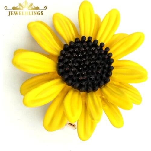 Autumn Jewelry Yellow Sunflower Brooches Gold Tone Black Pistil Centered Classic Vintage Sun Flower Pins Broach for Women Coat