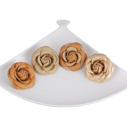 Trendy Women Artificial Leather PU Handmade Camellia Rose Flower Brooches Lapel Pins Lady Dress Coat Party Wedding Jewelry Gifts
