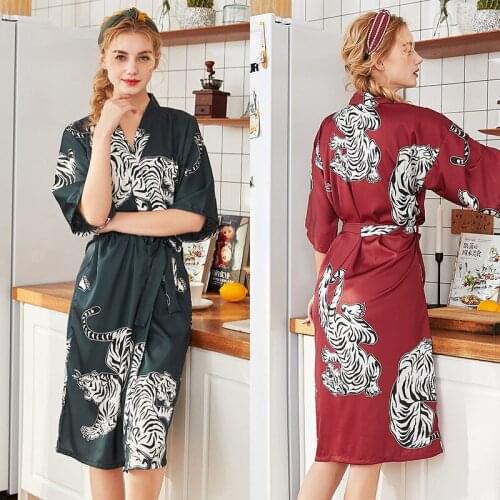 New Silk Marry Pajamas Ma'am Spring And Summer Long Paragraph Bridesmaid Gules Bride Dressing Gown Home Furnishing Robe Wp1081