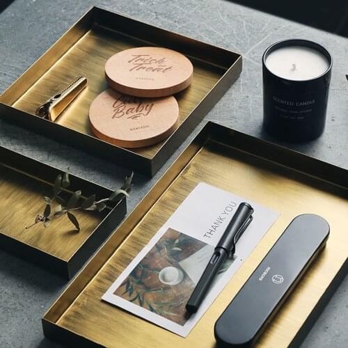 Retro Nordic Metal Office Table Storage Plate Chic Scandinavian Elegant Luxury Golden Office Desk Storage Tray Cupcake Organizer