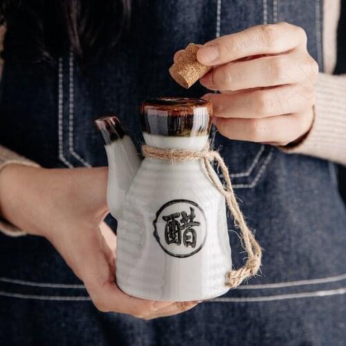 Creative Painted Ceramic Seasoning Organizer Japanese Vintage Soy Sauce Vinegar Chili Storage Jar with Lid Household Kitchenware