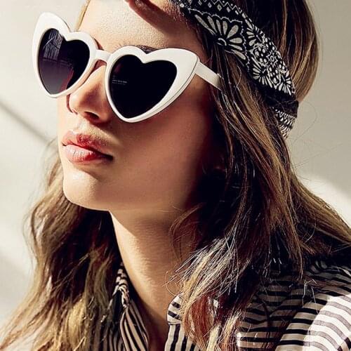 RBROVO 2021 Love Heart Sunglasses Women High Quality Eyeglasses Vintage Metal Hinge Glasses Women Retro Eyewear Shades For Women