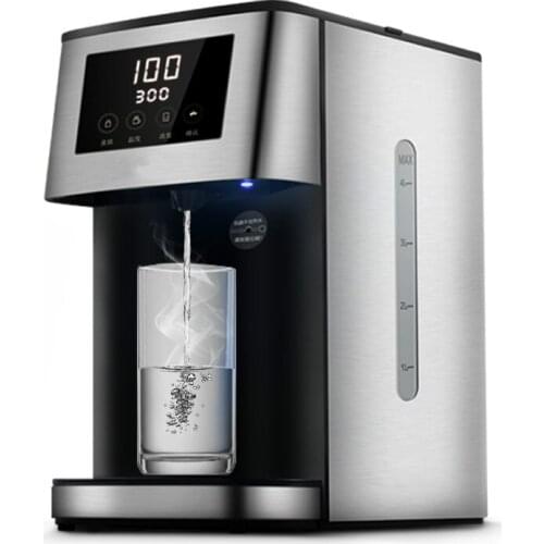 Thermoelectric kettle thermos water bottle is used to automatically pump at home