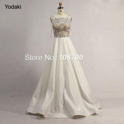 Glamorous Hand Make Crystal Beading Formal Evening Dresses Boat Neck Cap Sleeves Ballgown Sheer Illusion Long Pageant Prom Gown