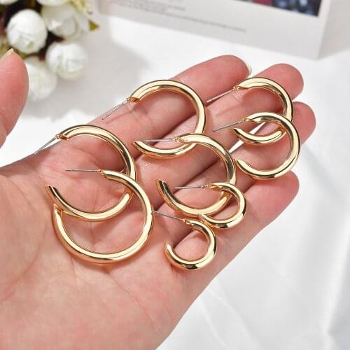 2019 Curved Gold Metal Plated Alloy Geometric Simple C Shape Earrings For Women Wedding Party Travel Girl Jewelry Gift