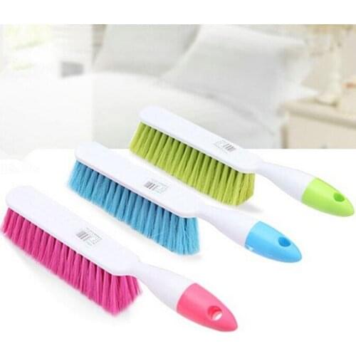 1PC Quality thick candy-colored bed electrostatic dust brush Household cleaning is a good helper plastic long-handled soft brush