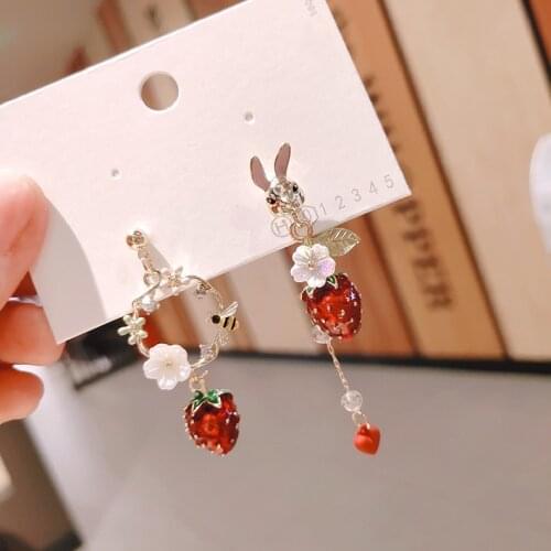 Sweet Romantic Cute Rabbit Strawberry Wreath Asymmetry Earrings For Women Elegant 2021 New Flowers Long Pendant Drop Ear Jewelry