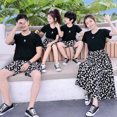 Summer Family Matching Outfits Mum Daughter T-shirt Dress Dad Son T-shirt +Shorts Family Look Holiday Couple Matching Clothing