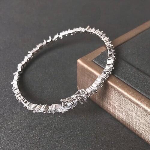 UMGODLY Fashion Brand Bangle Silver Color Holiday Sparkle Thin Circle Simple Retro High Sense Bracelet Valentines Day Birthday