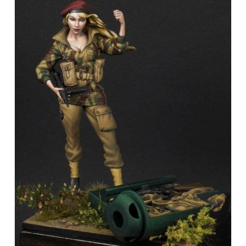 1/24 Scale Female Soldier 70mm Assembly Resin Figure Building Kit