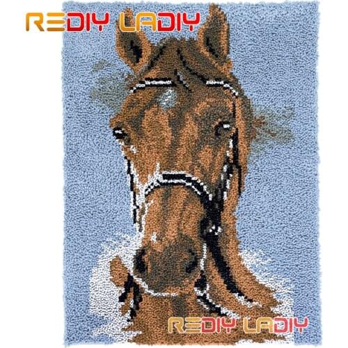 Latch Hook Rug Horse Face Lush Wall Tapestry Kits DIY Carpet Rug Lofty Yarn Cushion Arts Crocheted Fluffy Floor Mat Crafts