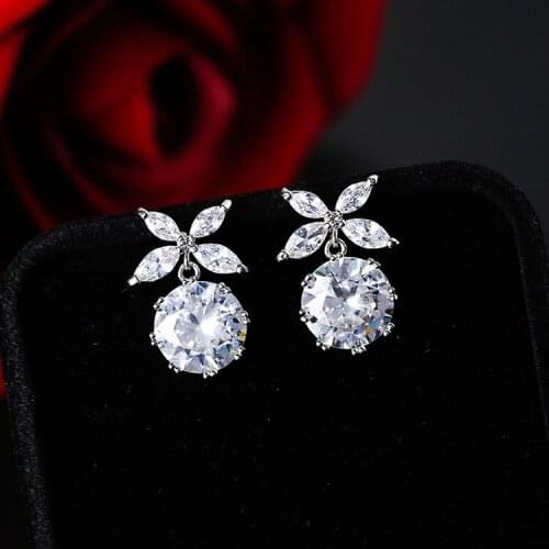 2021 Trendy Fashion Temperament elegant wild earrings Crystal from Swarovskis Simple flower zircon 925 silver needle female