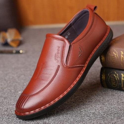Mens Casual Shoes Men Loafers Flat Breathable Moccasins Italian Designer style Shoes Comfortable Sneakers
