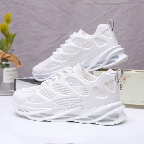 2021 Fashion Breathable Thick Bottom Light Mesh Women Vulcanize Shoes Casual Platform Ladies Sport Chunky Sneakers