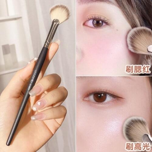 1pc Black Single Blush Brush High Light&Loose Powder Brush Makeup Brush With Soft Fur Multifunction Beauty Tools For Face Makeup