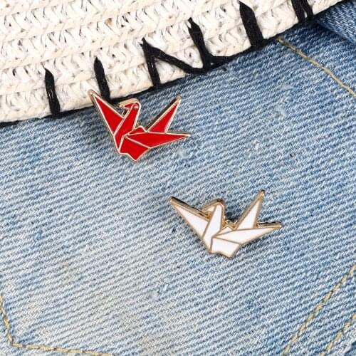 Paper Crane Pin Brooch Creative Origami Animals Lapel Enamel Pins Cartoon Buckle Badge Lucky Blessing Jewelry Gift For Friends