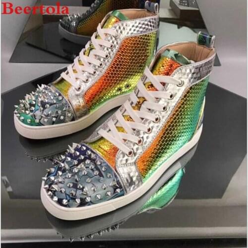 Beertola New Mens Casual Shoes Designers Gradient Colors Head Studded Spikes Zapatos De Hombre Rivets Fashion Men Flats Shoes
