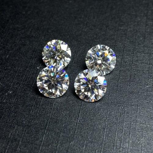 Mosangnai Round GH Color VVS1 2 Carat 8.0mm Moissanite Diamond Ring For Women