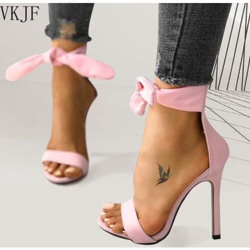 VKJF Suede Pumps