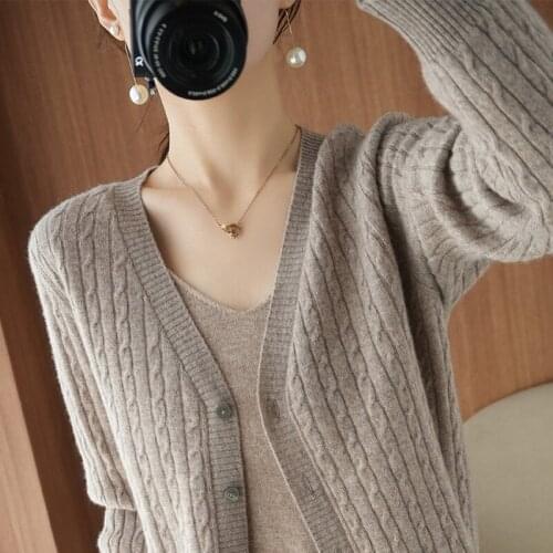 Spring and autumn new style 100% wool ladies V-neck short cardigan long-sleeved sweater cashmere knitted top coat