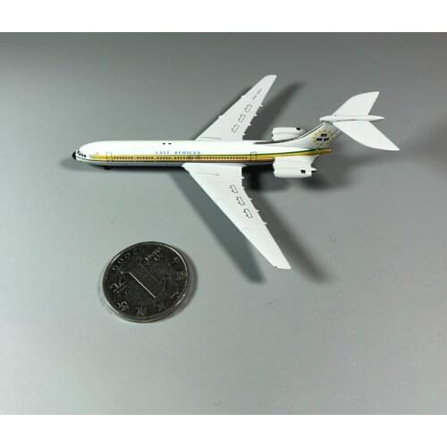 About 10.5CM 1:500 airplane BOAC VC-10 Jet aircraft model East African Airlines With landing gear alloy plane Kids gift