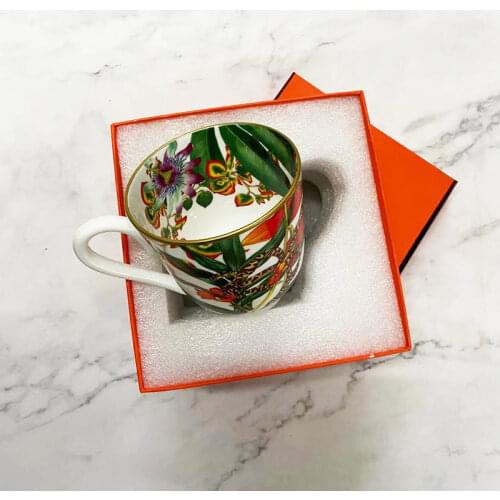 European Bone China Coffee Tea Mug Cups and Saucers Tableware Coffee Plates Dishes Afternoon Home Kitchen with Gift Box Tazer