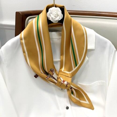 2021 New Cross Silk Scarf Luxury Brand European Horse Pattern Soft Fashion Casual Double-sided Pointed Hair/Bag Scarf Women